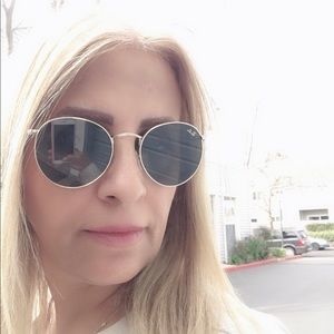 Meet your Posher, Khatoun